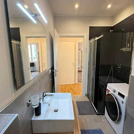 Comoluxhouse- Intero Apartment Como