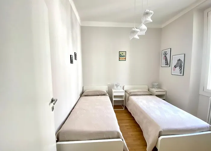 Comoluxhouse- Intero شقة كومو