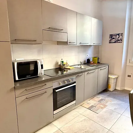 Comoluxhouse- Intero Apartment